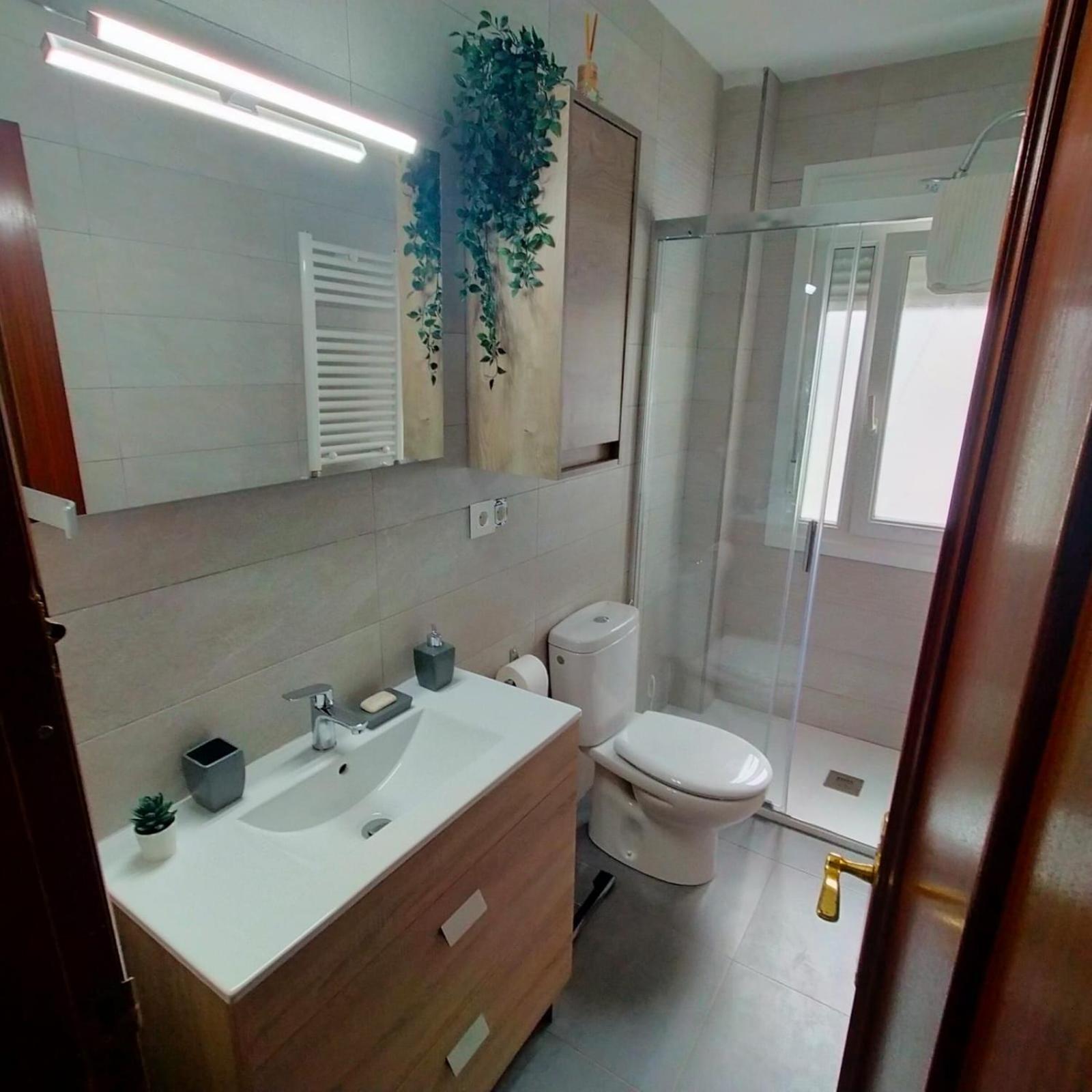 Apartamento Soleado Para 8 Personas En Santona Exterior photo